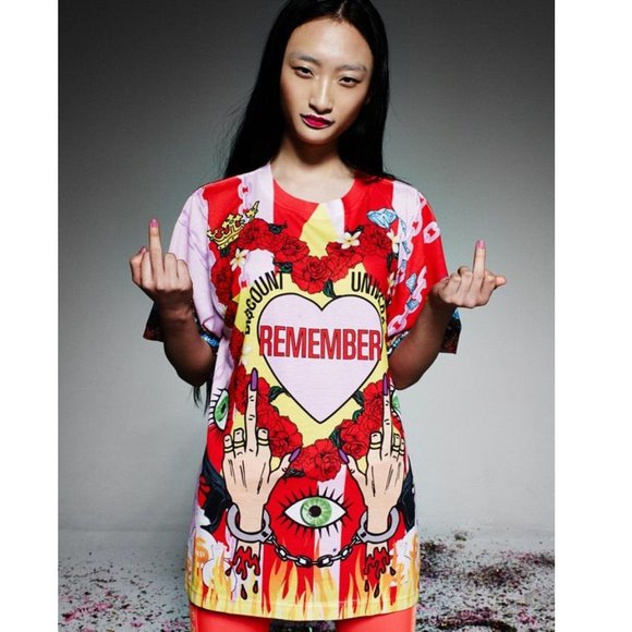 Di$count Universe Tops - Discount Universe Remember T shirt